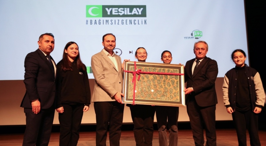 Yeşilay Genel Başkanı Dinç, Bursa'da lise öğrencileriyle buluştu