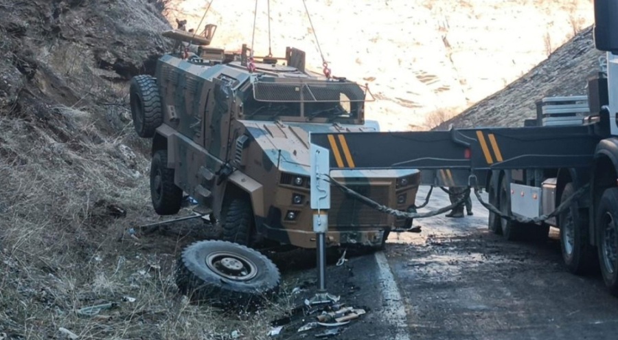 Şırnak'ta askeri araç devrildi