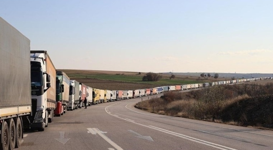 Suriye sınırında gümrük vergisi krizi