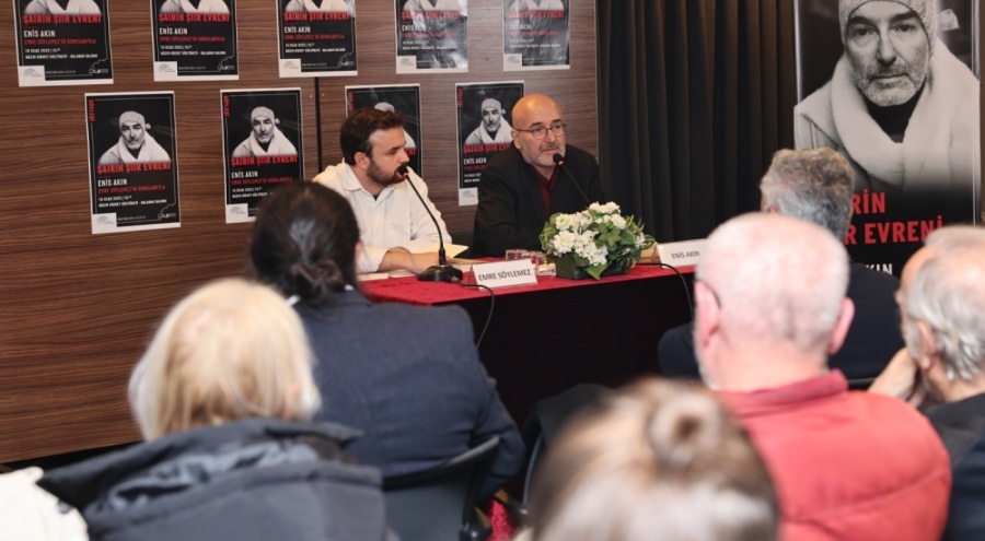 Nilüfer'de 'Şairin Şiir Evreni'nin konuğu Enis Akın oldu