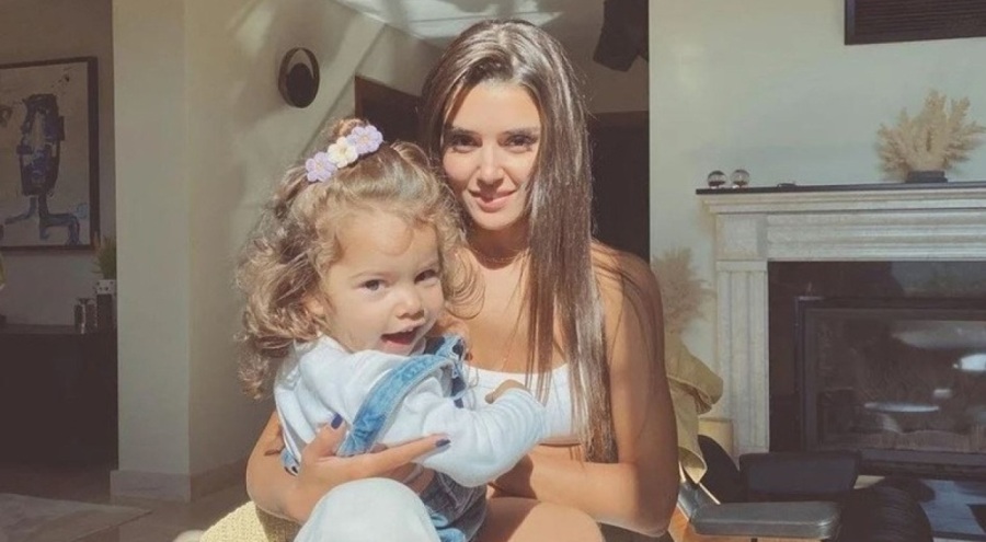 Hande Erçel'den yeğenine 30 bin TL'lik hediye