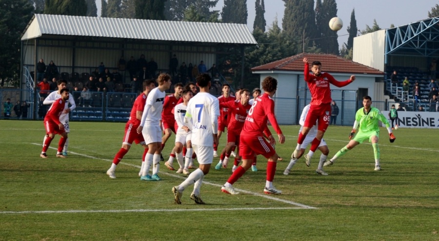 Karacabey Belediye Spor: 3 - Arnavutköy Belediyespor: 4