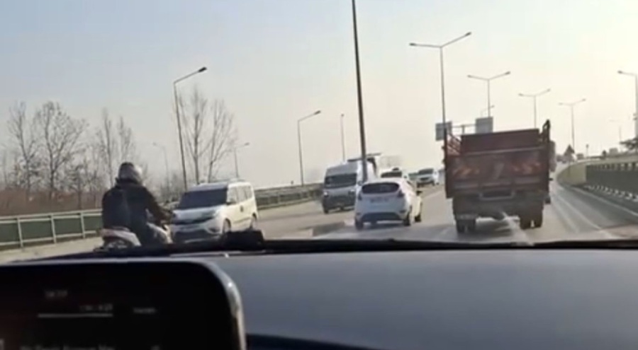 Bursa'da sosyal medya için görüntü çekerken kazayı çekti