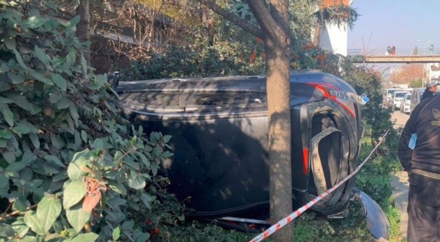 Otomobilin makas atarken çarptığı araç takla attı: 6 yaralı