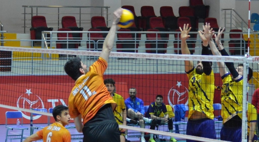 Voleybol Erkekler 2. Lig 2 Grup'ta Yenişehir Belediyespor'dan protesto