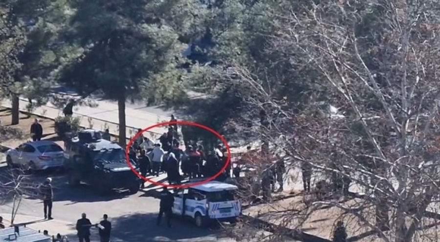 Adliye çıkışı tekmeli yumruklu kavga