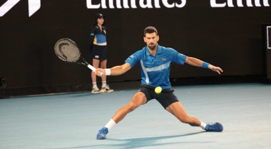 Avustralya Açık'ta Alcaraz'ı yenen Djokovic, yarı finale çıktı
