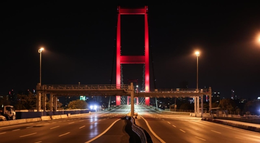 Metrobüs kazası: 15 Temmuz Şehitler Köprüsü kapatıldı!