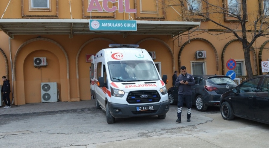 Otomobil şarampole yuvarlandı: 1 ölü, 2 yaralı