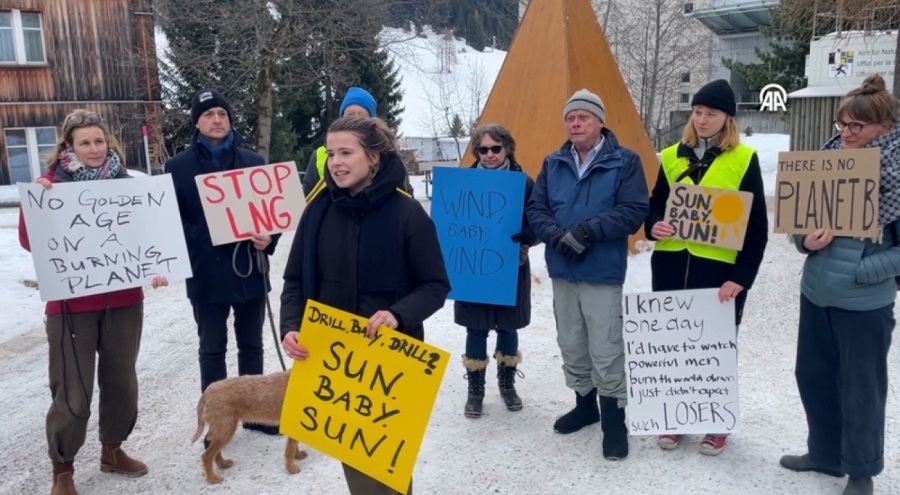 Davos'ta iklim aktivistlerinden Trump'a fosil yakıt tepkisi