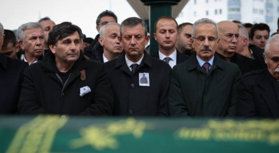 Özgür Özel yangında hayatını kaybedenlerin cenaze törenine katıldı