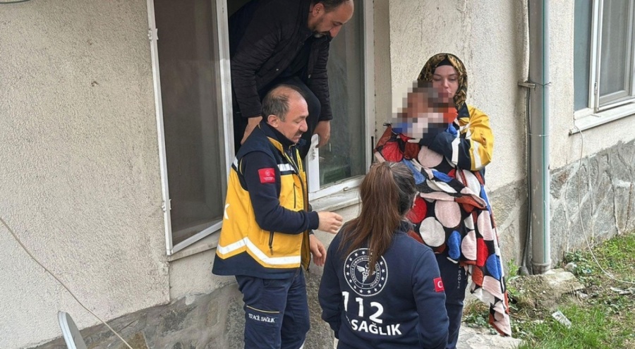 Yalnız bırakılan 8 aylık bebeğe ekipler sahip çıktı