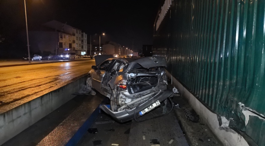 Bursa'da bıçaklı kavga sonrası olay yerinden kaçan şüpheliler kaza yaptı! Ölü ve yaralılar var