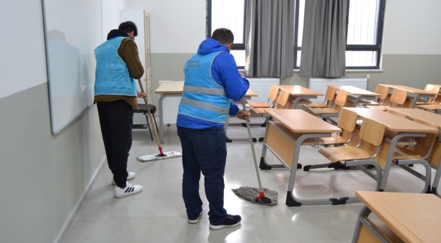 Bursa'da cezalarını okul temizleyerek dolduracaklar