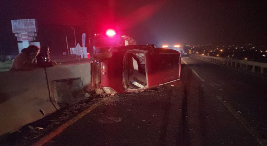 Alkollü sürücü tomruk yüklü TIR'a çarptı