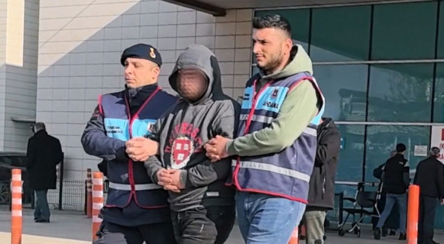 Bursa'da bıçaklı kavga sonrası kaçarken arkadaşının ölümüne neden olan şüpheli adliyede