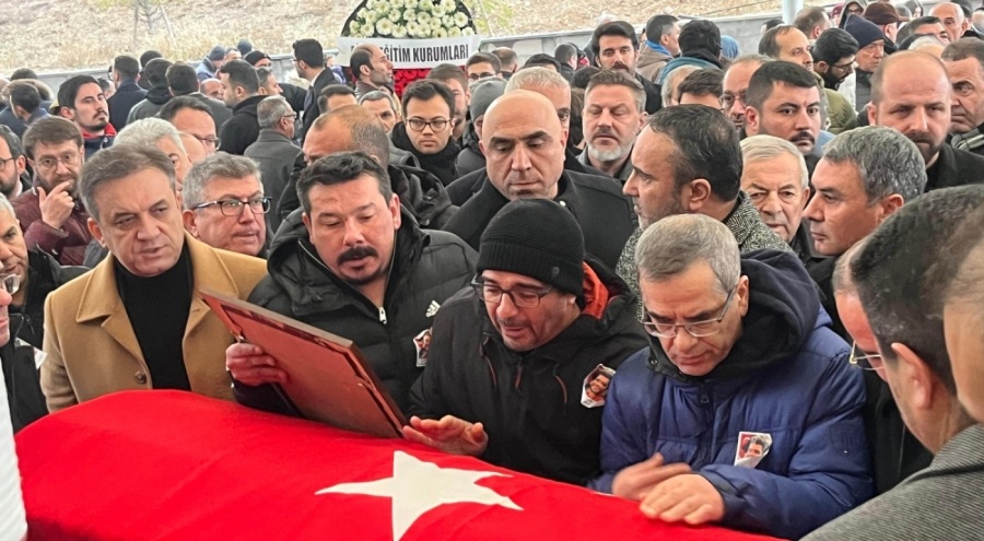 Kartalkaya'da iki arkadaş can kurtarmak için can verdiler