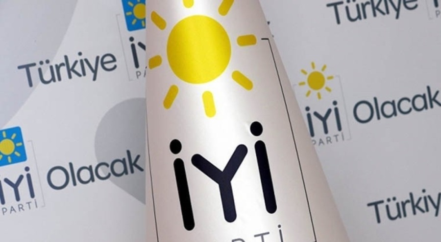 İYİ Parti'den istifa eden 38 kişi MHP'ye katıldı