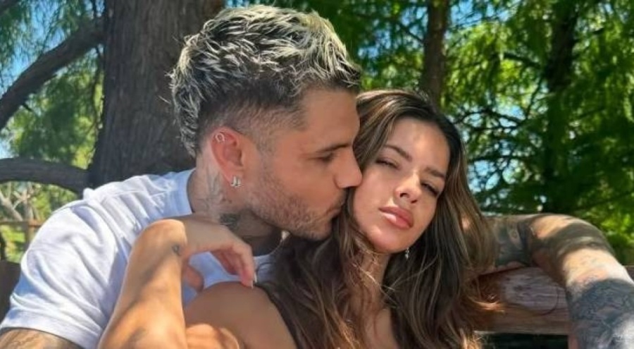 Mauro Icardi'nin sevgilisi formayı giydi pozunu verdi