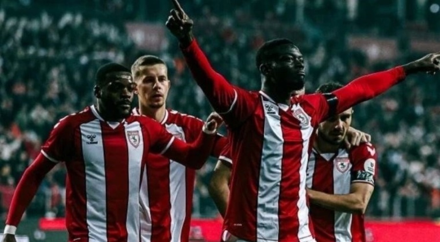 Samsunspor evinde Gaziantep FK'yı yyendi