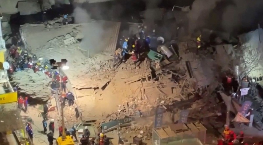 Konya'da enkaz altından saatler sonra kurtarıldı: "Abi hoş geldin"