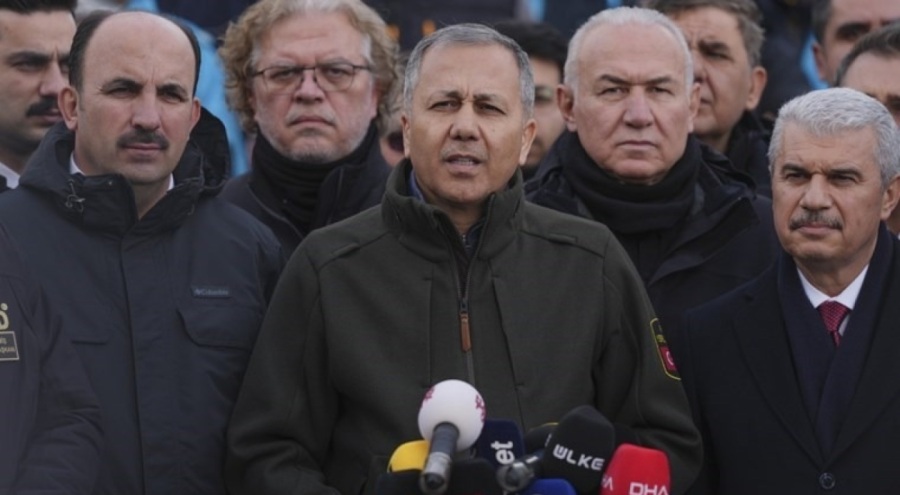 Bakan Yerlikaya'dan Konya'da çöken binaya dair açıklama: 'Arama işlemi bitti, enkaz kaldırılacak'