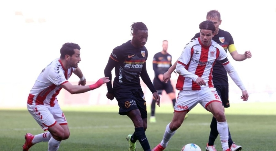 Kayserispor'da Bahoken'den takım arkadaşına tokat