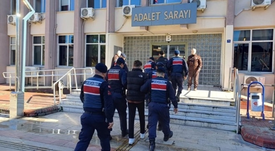 Düğünde alacak verecek kavgası