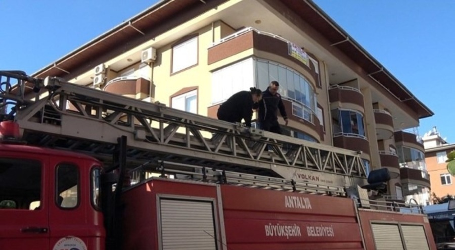 Elektrikli sobadan çıkan yangın korkuttu