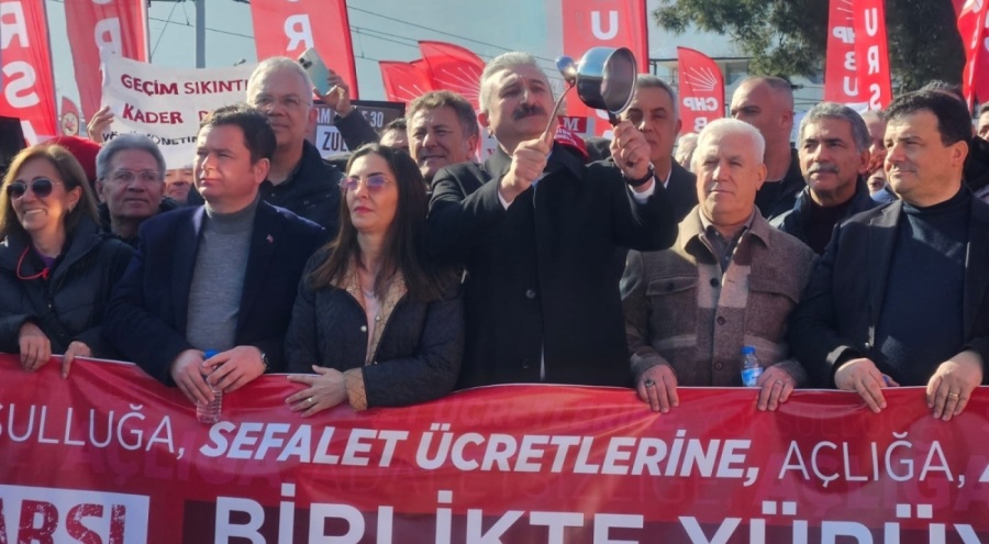 CHP Bursa yoksulluk ve adaletsizliğe karşı yürüyüş yaptı
