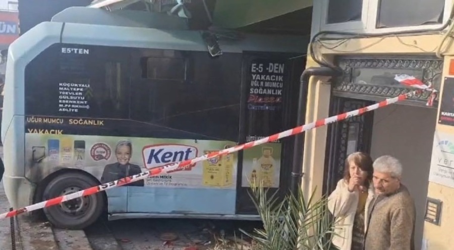 Minibüs dükkana girdi! Yaralılar var
