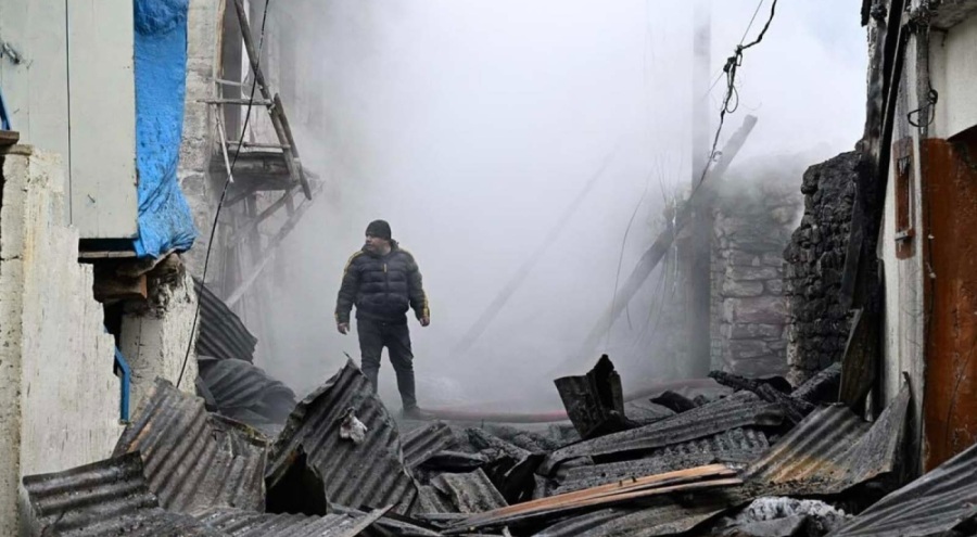 Erzurum'da yangın: 10 ev, 5 ahır ve 3 depo cayır cayır yandı!