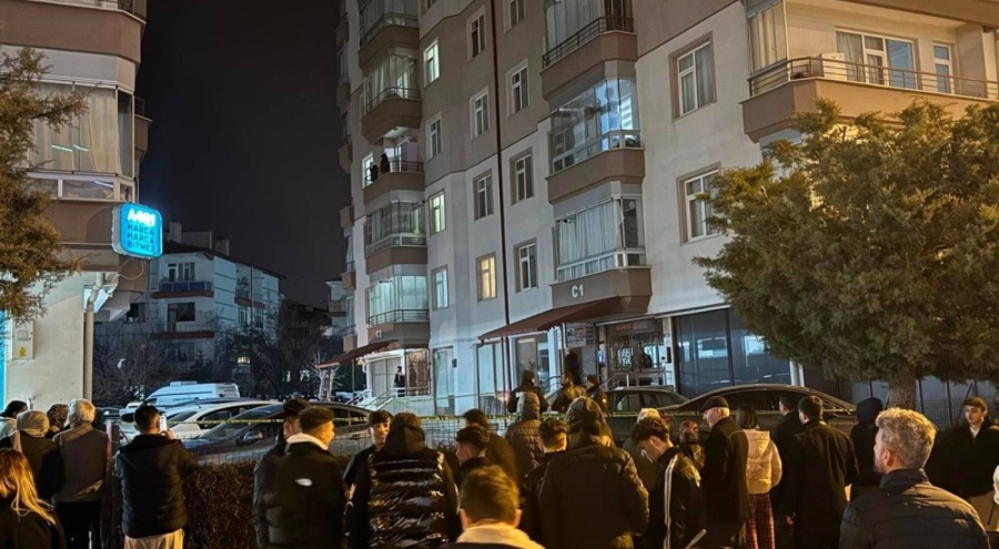 Ailesinden üç kişiyi öldüren genç intihar etti