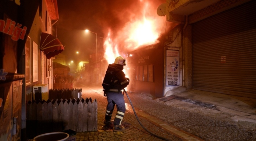 Edirne'de korku dolu anlar! Yangında bomba sesleri