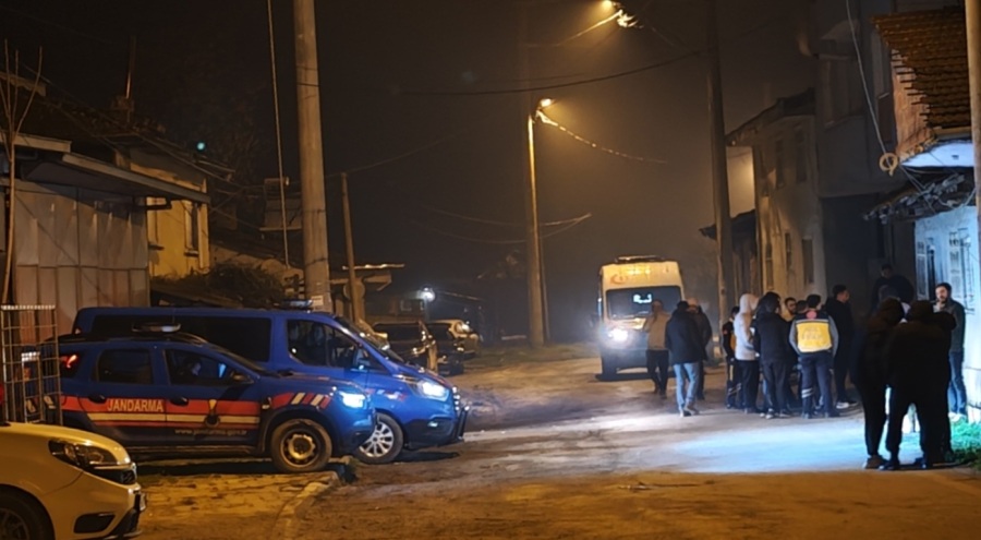 Bursa'da 2 çocuğunu rehin alan baba 18 saattir ikna edilmeye çalışılıyor