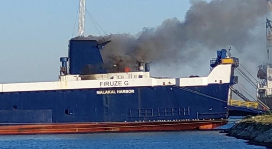 Samsun Limanı'nda gemi yangını