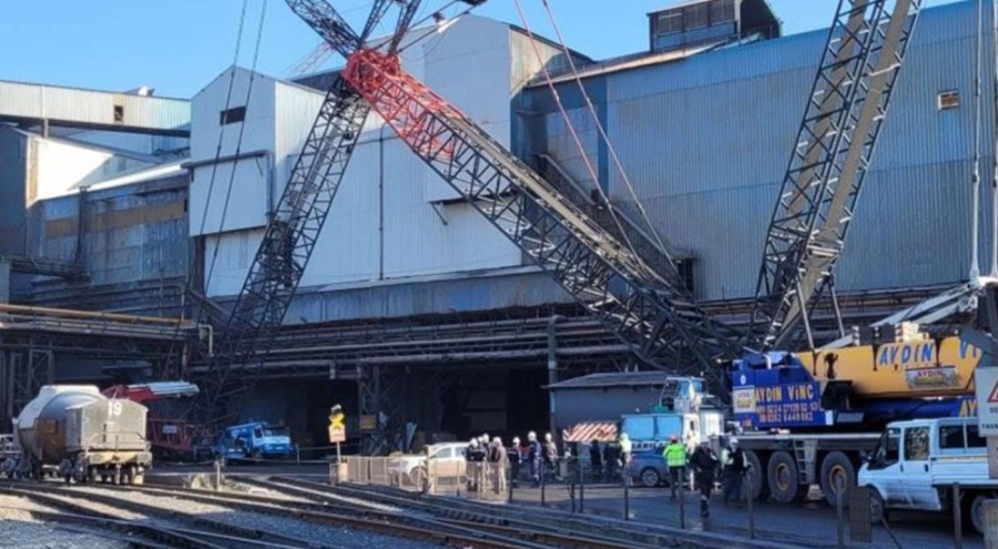 Vinç işçilerin üzerine devrildi! 1 ölü, 1 yaralı