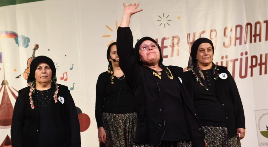 Bursa'da Yarıyıl Şenliği coşkusu Altınova Mahallesi'ne taşındı