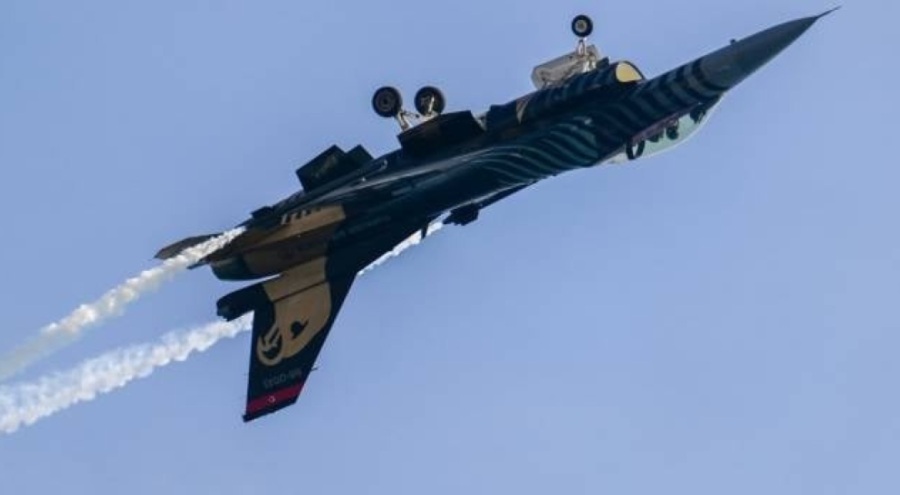 SOLOTÜRK gösterisine vatandaşlardan ve turistlerden ilgi