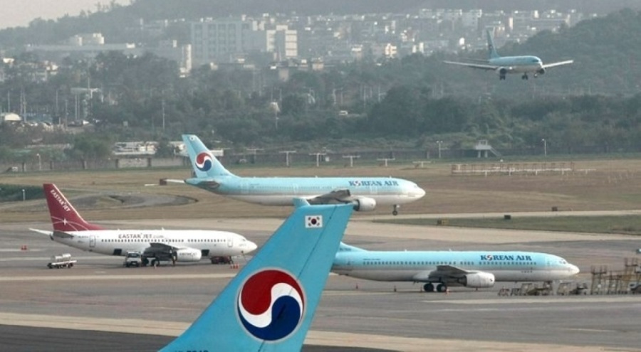 Güney Kore'de uçak alev aldı