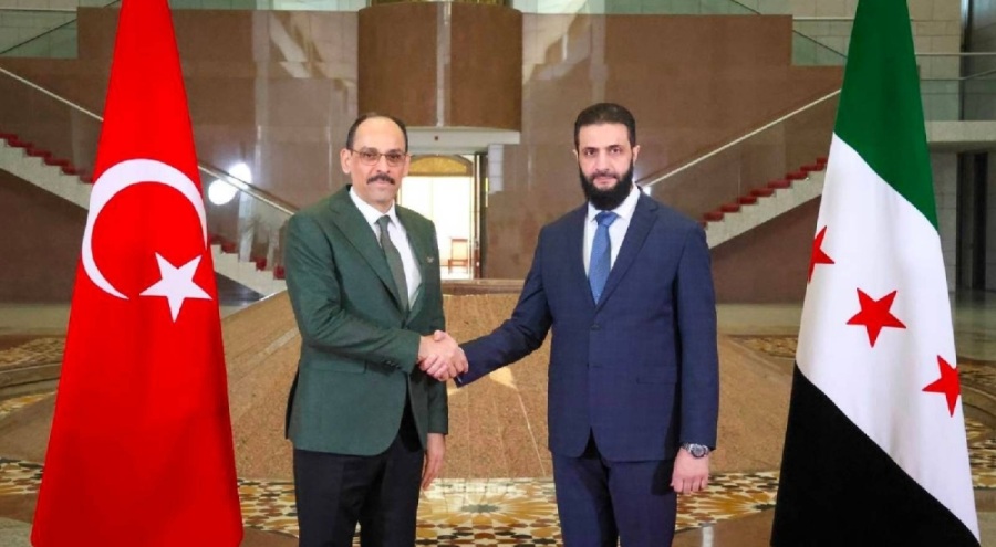 İbrahim Kalın ve Colani görüşmesindeki Türk bayrağı tartışmalara sebep oldu