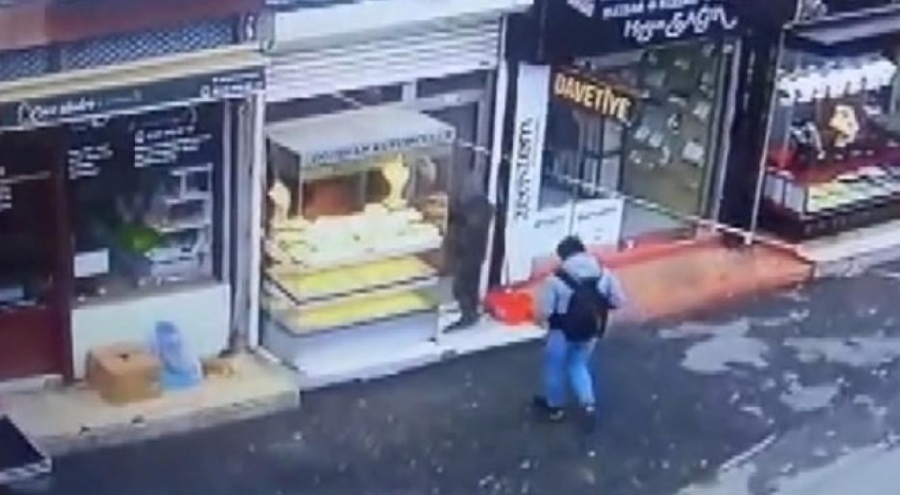 Kurusıkı tabancayla kuyumcu soygunu girişimi