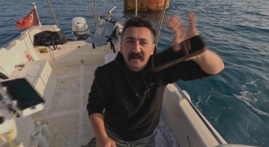 Denize düşen 107 bin TL'lik telefonu sualtı dronu ile çıkarttı