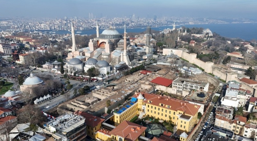 Sultanahmet'te Four Seasons Hotel'i büyütemedi, tarihi alan "Arkeopark" olacak