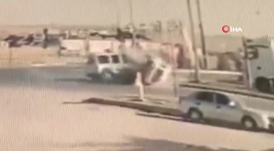 Otomobil ve hafif ticari araç kavşakta çarpıştı! Çok sayıda yaralı var