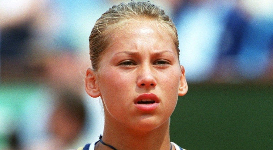 Kournikova iki yıl sonra 'tekerlekli sandalyede' görüntülendi