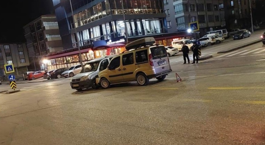 Sokak ortasında döner bıçaklı kavga!