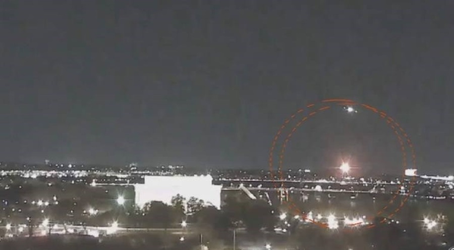 ABD'de yolcu uçağı ile helikopter çarpışarak düştü! Ölü ve yaralılar var