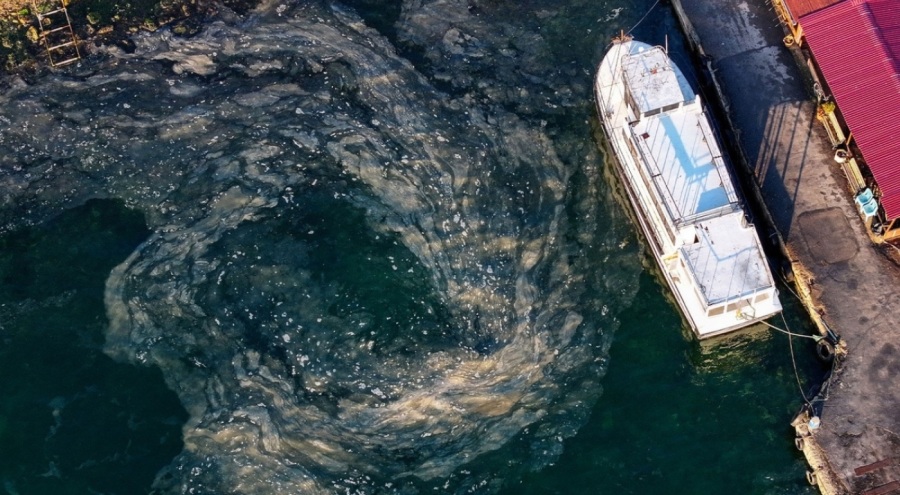 Müsilaj Bozcada'ya yaklaştı!
