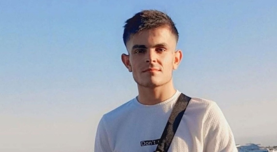 Devrilen iskelenin altında kalan 23 yaşındaki işçi yaşamını yitirdi